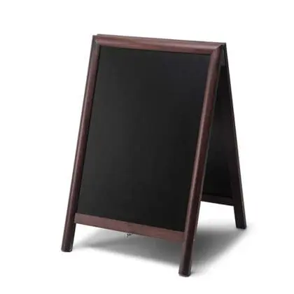 A-Skilt i mørkbejdset træ incl. kridttavle 55x82cm