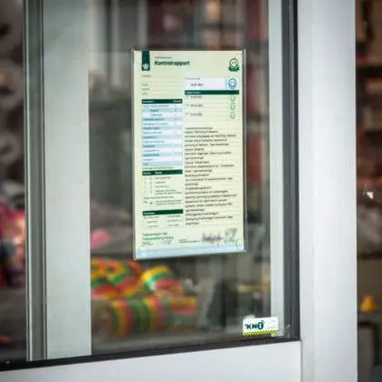 Akryllomme glasklar - A4 højformat - til væg og glas