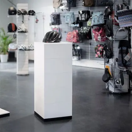 BygLet udstillings vitrine 140 cm m. lås - hvid