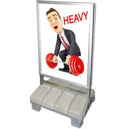 Gadeskilt 70x100 cm på betonfod 145 kg