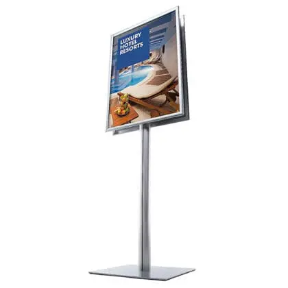 Info Pole med to A1 snaprammer