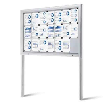 Opslagsskab ude på nedstøbte stolper - magnettavle 21xA4