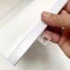 Plakatlister A4 med ophængs øjer og 2 plastlister - hvid - Billede 3