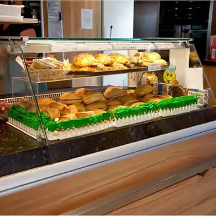 Akryl display til præsentation af brød